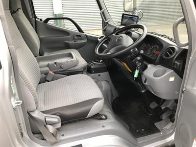 2013 Toyota Dyna - Thumbnail