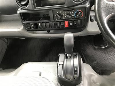 2013 Toyota Dyna - Thumbnail