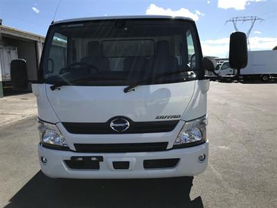 2017 Hino Dutro - Thumbnail