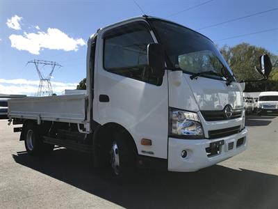 2017 Hino Dutro - Thumbnail