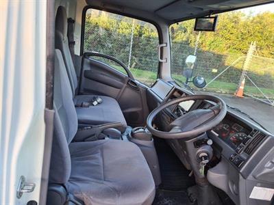 2016 Isuzu Elf - Thumbnail