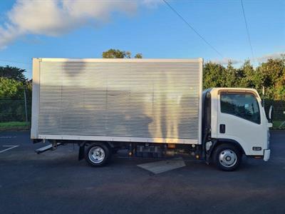 2016 Isuzu Elf - Thumbnail