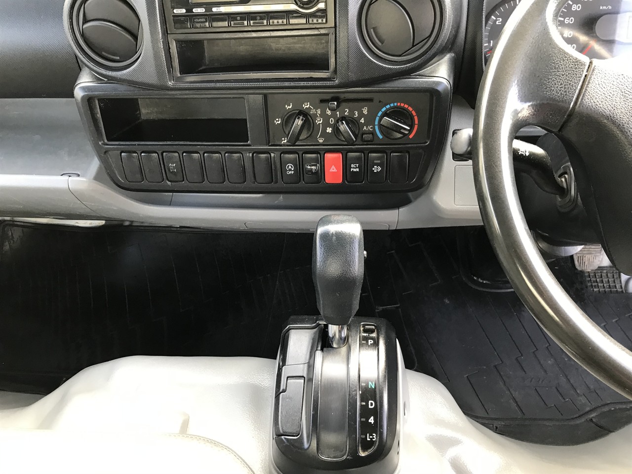 2014 Hino Dutro