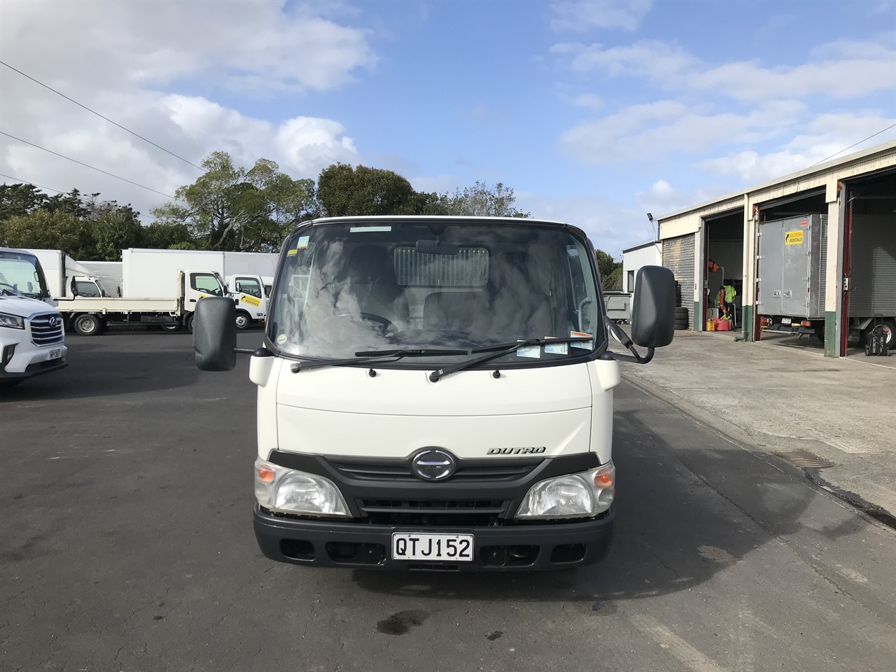 2014 Hino Dutro