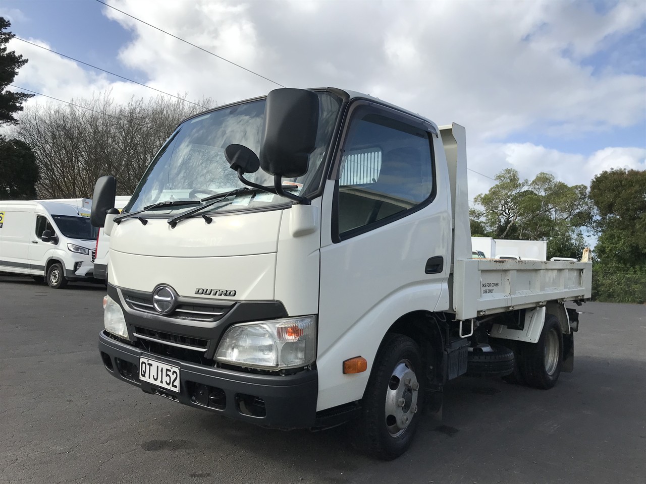 2014 Hino Dutro