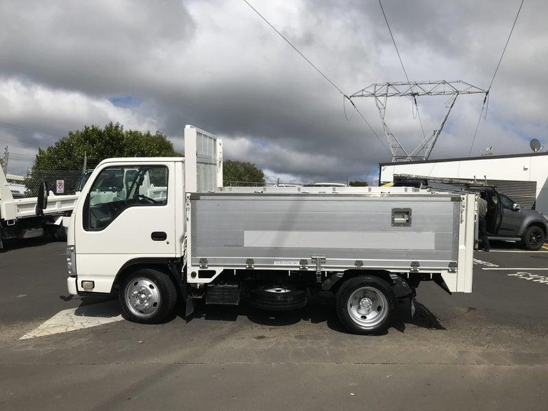 2012 Isuzu Elf