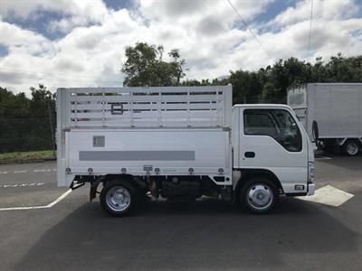 2012 Isuzu Elf - Thumbnail