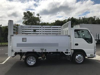 2012 Isuzu Elf - Thumbnail
