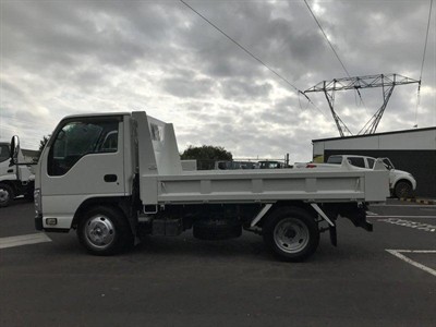 2014 Isuzu Elf - Thumbnail