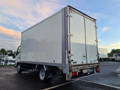 2017 Toyota Dyna - Thumbnail
