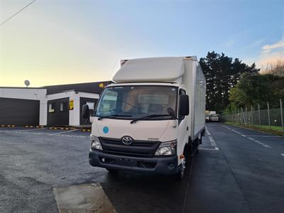 2017 Toyota Dyna - Thumbnail