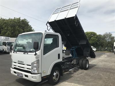 2012 Isuzu Elf
