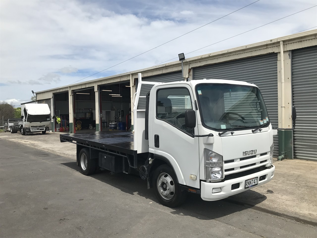 2012 Isuzu Elf