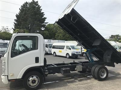 2012 Isuzu Elf - Thumbnail