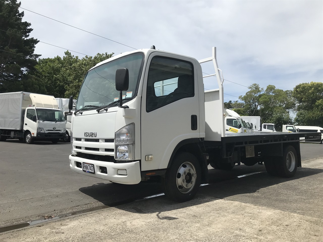 2012 Isuzu Elf