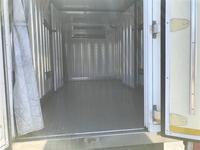 2019 Isuzu Elf - Thumbnail