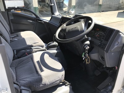 2019 Isuzu Elf - Thumbnail