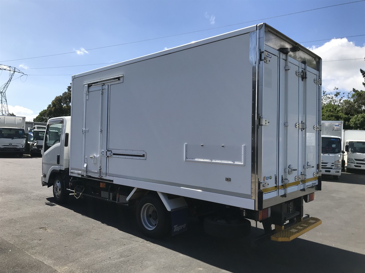 2019 Isuzu Elf