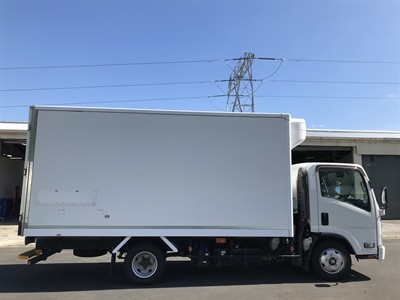 2019 Isuzu Elf - Thumbnail
