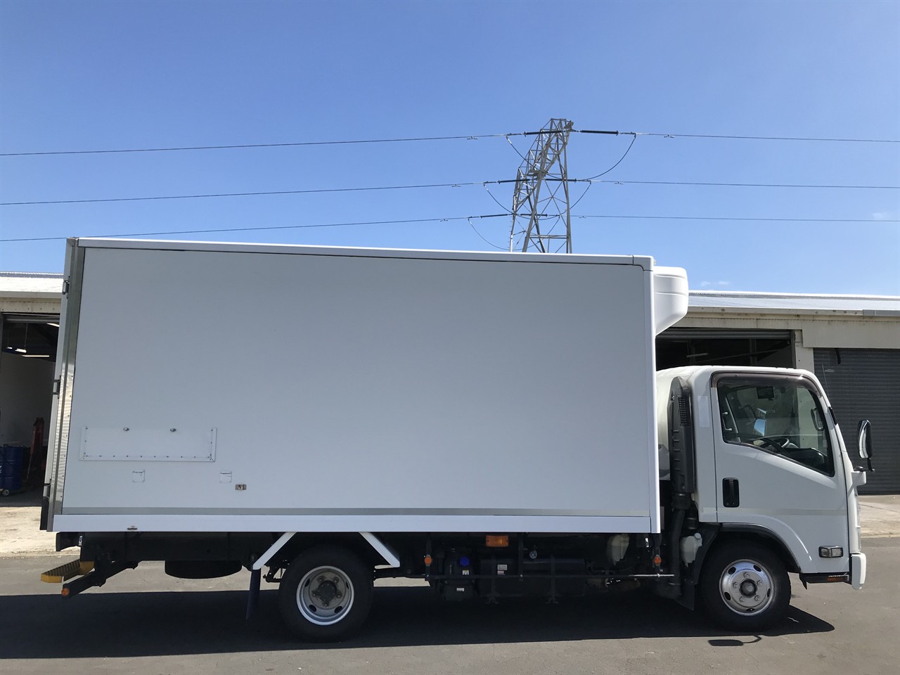 2019 Isuzu Elf