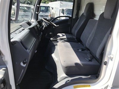 2019 Isuzu Elf - Thumbnail