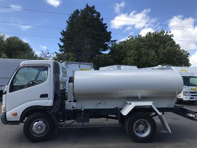 2010 Hino Dutro - Thumbnail