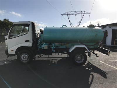2010 Hino Dutro - Thumbnail