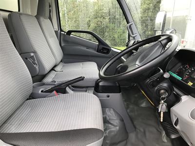 2017 Toyota Dyna - Thumbnail