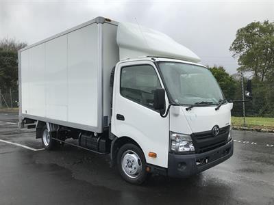 2017 Toyota Dyna - Thumbnail