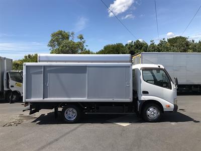 2012 Toyota Dyna - Thumbnail