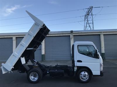 2022 Mitsubishi Canter - Thumbnail