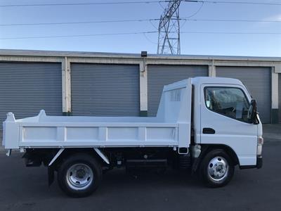 2022 Mitsubishi Canter - Thumbnail