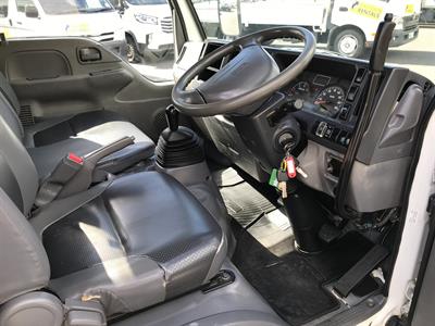 2012 Isuzu Elf - Thumbnail