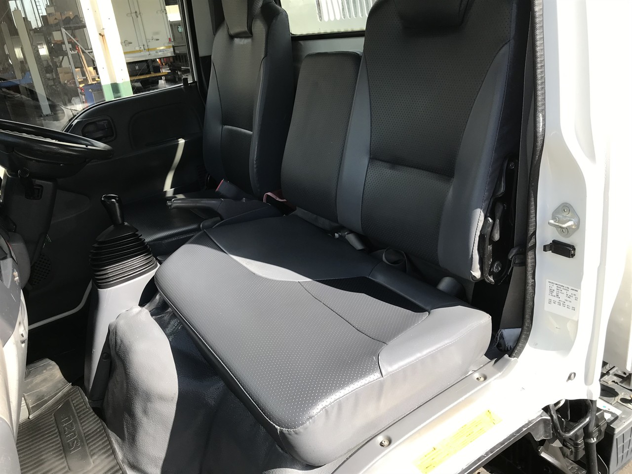 2012 Isuzu Elf