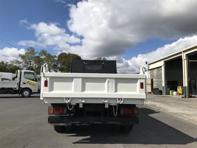 2012 Isuzu Elf - Thumbnail