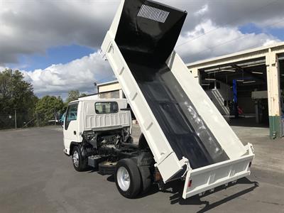 2012 Isuzu Elf - Thumbnail