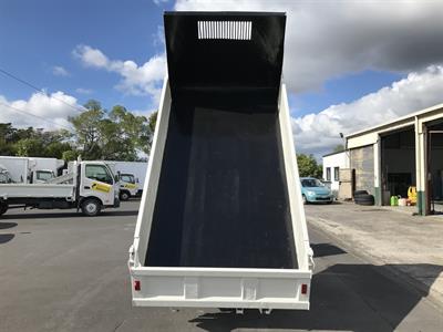 2012 Isuzu Elf - Thumbnail