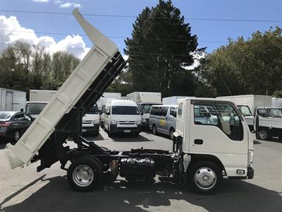 2012 Isuzu Elf - Thumbnail