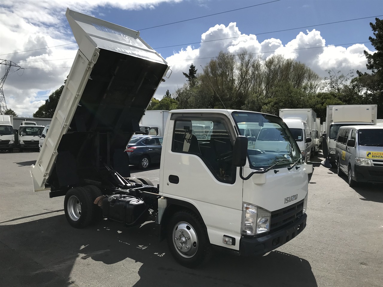 2012 Isuzu Elf