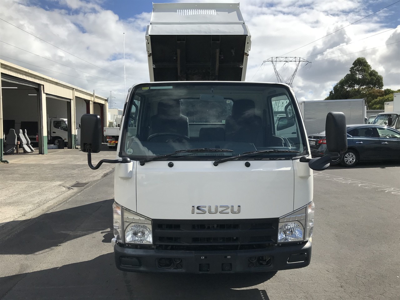 2012 Isuzu Elf