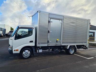 2015 Toyota Dyna - Thumbnail
