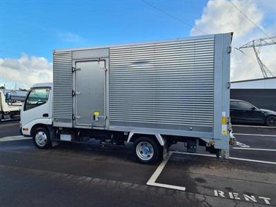 2015 Toyota Dyna - Thumbnail