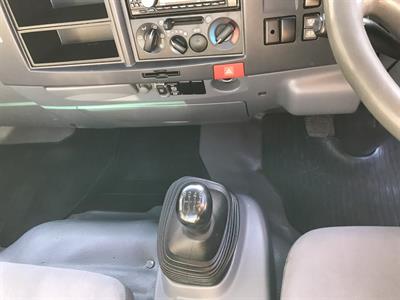 2012 Isuzu Elf - Thumbnail