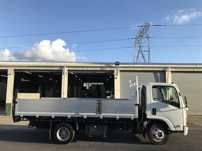 2012 Isuzu Elf - Thumbnail