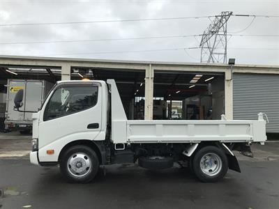 2016 Hino Dutro - Thumbnail