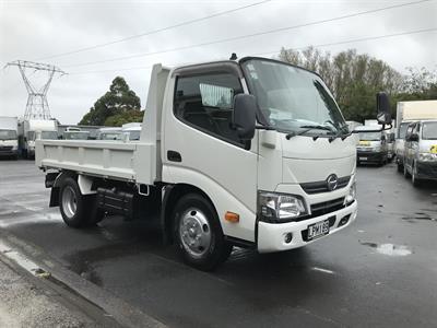 2016 Hino Dutro - Thumbnail