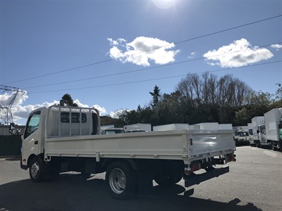 2017 Toyota Dyna - Thumbnail