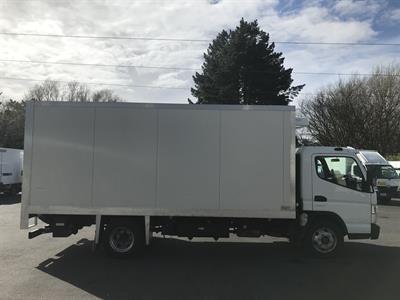2021 Mitsubishi Canter - Thumbnail