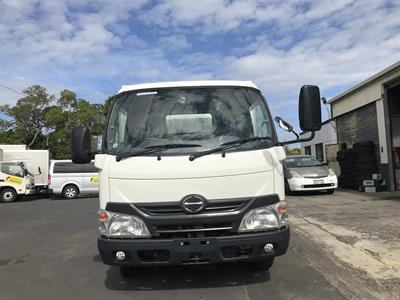 2014 Hino Dutro - Thumbnail