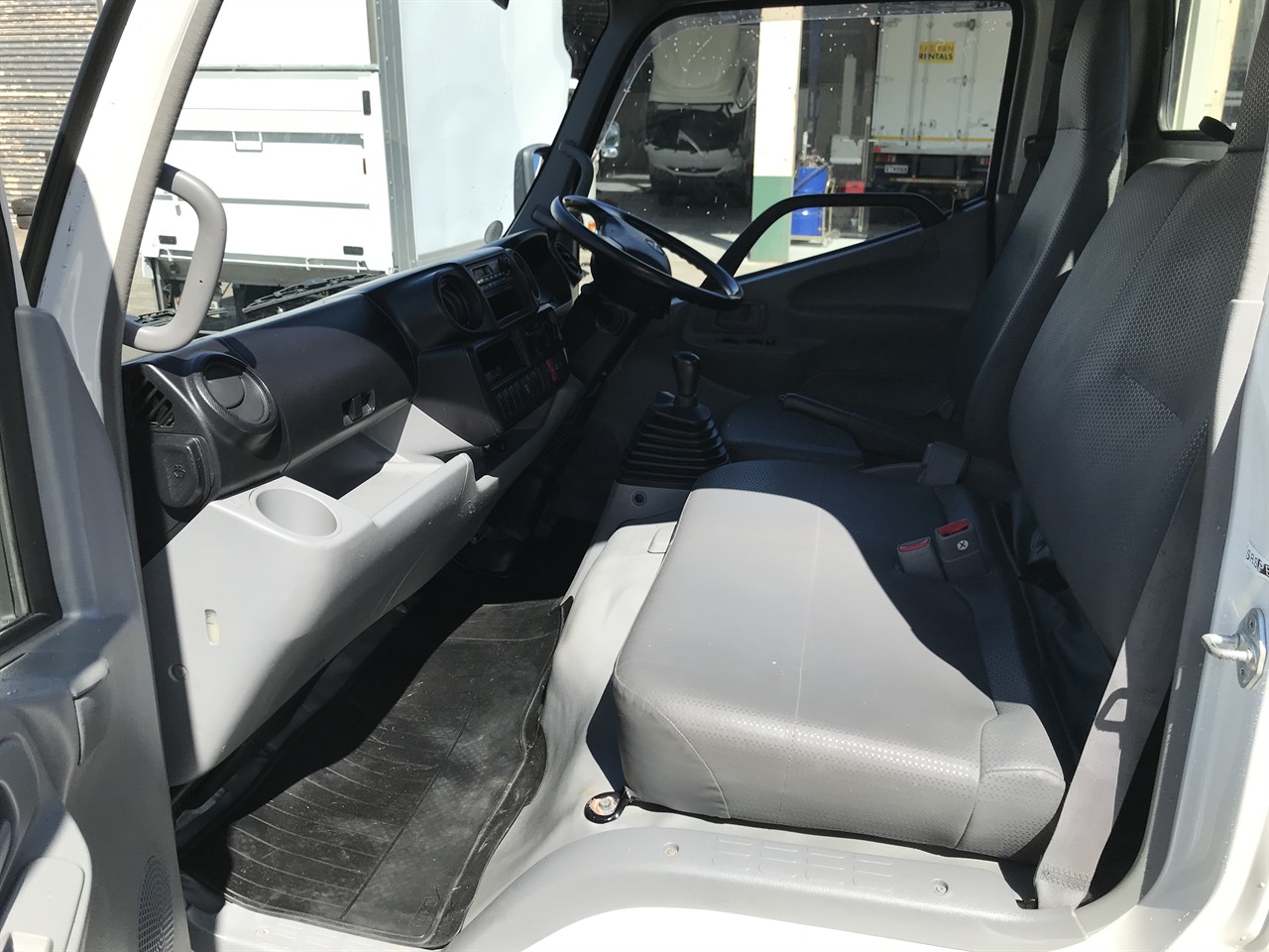 2016 Hino Dutro
